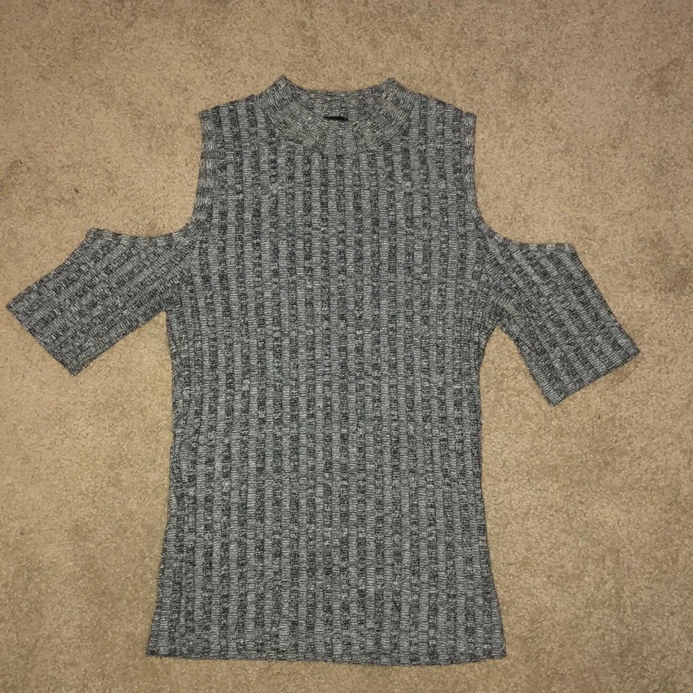 Kendall & Kylie Gray open shoulder hick neck top